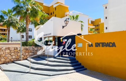 Продается квартира южной ориентации недалеко от пляжа в Ла Энтрада, Пунта Прима, Коста Бланка, Испания. ID3326