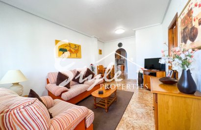 Продается пентхаус с видом на море и садом в Ла Синуэлика, Пунта Прима, Коста Бланка. ID3336