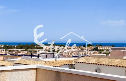 Продается пентхаус с видом на море и садом в Ла Синуэлика, Пунта Прима, Коста Бланка. ID3336