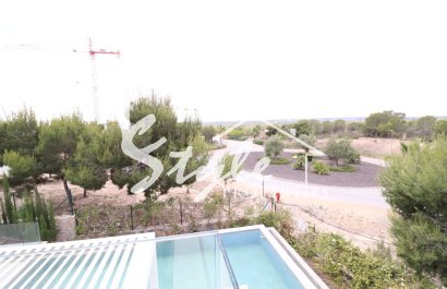 Buy luxury villa with garden and pool, in Las Colinas Golf & Country Club, Villamartín, Orihuela Costa. id 6050