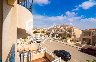 В продаже квартира в комплексе с бассейном у моря в Пунта Прима, Коста Бланка, Испания. ID3338