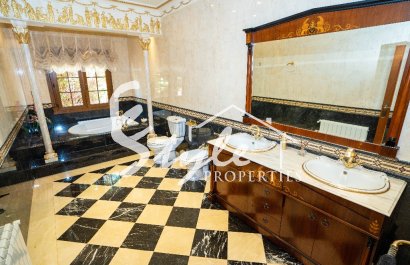 Вторичное жилье - Вилла - Кампоамор