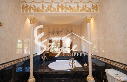 Вторичное жилье - Вилла - Кампоамор