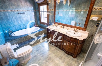 Вторичное жилье - Вилла - Кампоамор