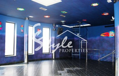 Продается коммерческое помещение в центре Торревьехи, Коста Бланка, Испания. ID081