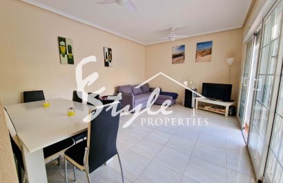 Buy villa with pool in Playa Flamenca, near the sea and close to the beaches of Orihuela Costa. ID: 6086