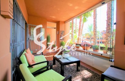 Comprar apartamento con piscina en Villamartin cerca del golf. ID 6115