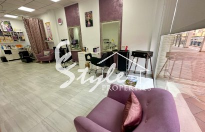 Se vende negocio rentable en zona popular de La Zenia, Costa Blanca, España. ID091