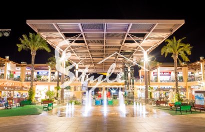 Se vende negocio rentable en zona popular de La Zenia, Costa Blanca, España. ID091