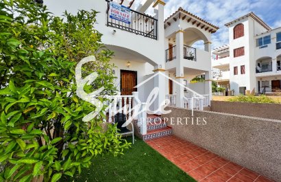 На продажу таунхаус  3 спальни у моря в Пунта Прима, Ориуэла Коста, Коста Бланка, Испания