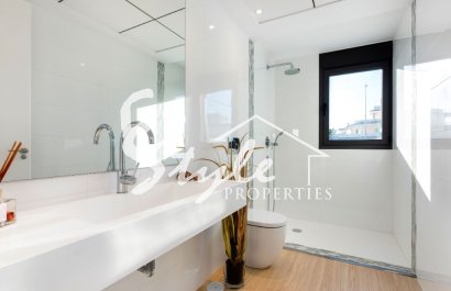 En venta nueva villa en la urbanización de Ciudad Quesada, Alicante, Costa Blanca ON1700