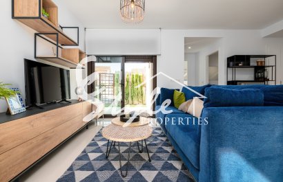 Новые таунхаусы на продажу в Ла Финка Гольф, Коста Бланка, Испания. ON1704_D