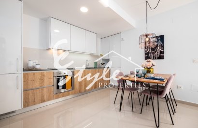 Новые таунхаусы на продажу в Ла Финка Гольф, Коста Бланка, Испания. ON1704_D