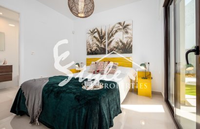 Новые таунхаусы на продажу в Ла Финка Гольф, Коста Бланка, Испания. ON1704_D