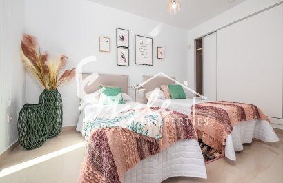 Новые таунхаусы на продажу в Ла Финка Гольф, Коста Бланка, Испания. ON1704_D