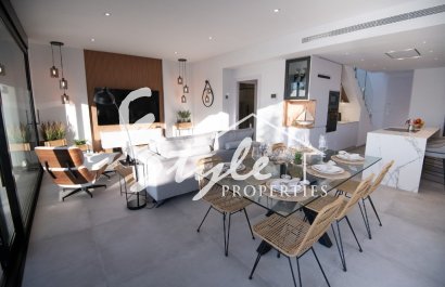 Таунхаусы новой постройки на продажу в Сан-Хавьере, Мурсия, Испания. ОN1675