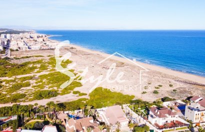 For sale villa with private pool few steps from the beach in La Mata, Costa Blanca,Spain. ID1718
