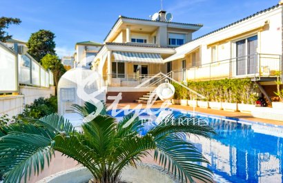 For sale villa with private pool few steps from the beach in La Mata, Costa Blanca,Spain. ID1718