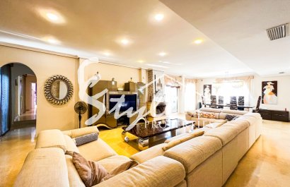 Resale - Villa - La Mata