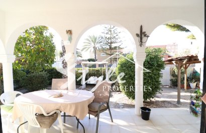 Купить Отдельный дом в районе Ла Зения, недалеко от пляжей Ориуэла Коста. ID: 6127