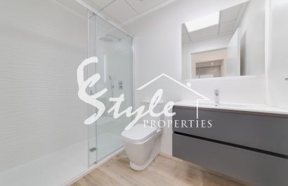 Apartamento nuevo en venta cerca de la playa en Arenales del Sol, Costa Blanca, España.ON1555