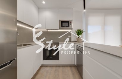 Apartamento nuevo en venta cerca de la playa en Arenales del Sol, Costa Blanca, España.ON1555