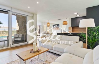 Продается новая вилла под ключ в Рохалесе, Коста Бланка, Испания. ОN1757