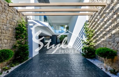 Продается новая роскошная вилла с видом на море в Финестрате, Коста Бланка, Испания. ОN1778