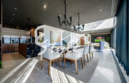 Продается новая роскошная вилла с видом на море в Финестрате, Коста Бланка, Испания. ОN1778