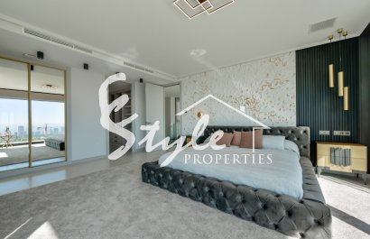 Продается новая роскошная вилла с видом на море в Финестрате, Коста Бланка, Испания. ОN1778