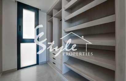 Продается новая роскошная вилла с видом на море в Финестрате, Коста Бланка, Испания. ОN1778