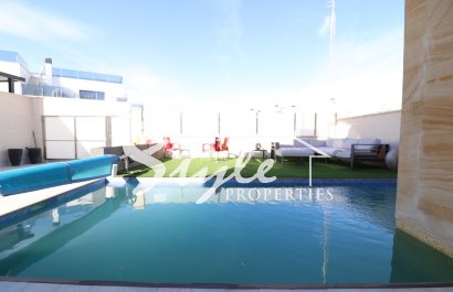 Buy Villa with pool in Costa Blanca close to sea in Lomas de Cabo Roig, Orihuela Costa. ID: 6130