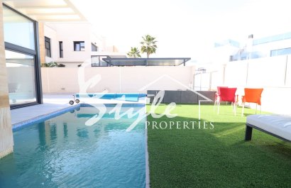 Resale - Villa - Cabo Roig - Lomas de Cabo Roig