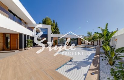 Роскошная вилла новой постройки в Сьюдад Кесада, Коста Бланка, Аликанте. ОN1794