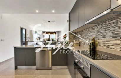 Buy ground floor apartment with large terrace in Costa Blanca close to golf in Villamartin. ID: 6163