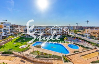 Buy ground floor apartment with large terrace in Costa Blanca close to golf in Villamartin. ID: 6163