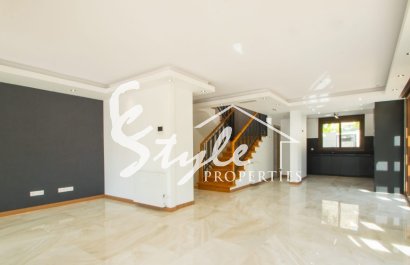 Продается новая вилла в Финестрате, Коста Бланка, Испания ON1811