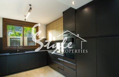 Продается новая вилла в Финестрате, Коста Бланка, Испания ON1811