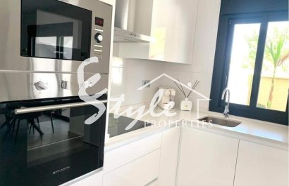 Квартиры в новостройке на продажу в Пилар де ла Орадада, Коста Бланка, Испания.ON1815