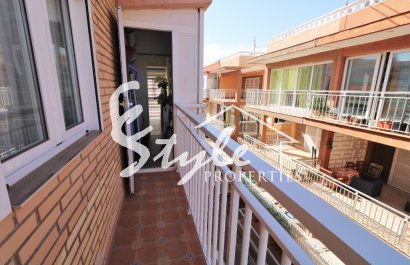 Buy penthouse apartment in Costa Blanca steps from the sea and beach in Torrevieja, Playa de los Naufragos. ID: 6173