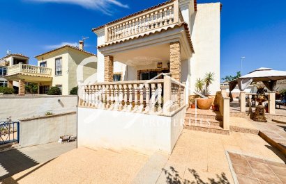 Resale - Villa - Punta Prima