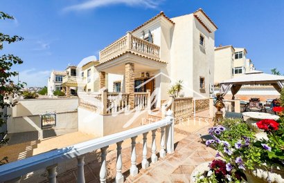 Resale - Villa - Punta Prima