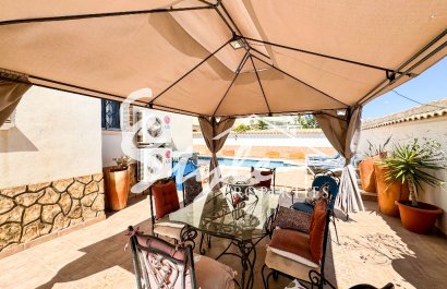 Resale - Villa - Punta Prima