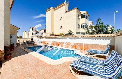 Resale - Villa - Punta Prima