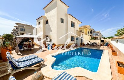 For sale detached house with private pool in Punta Prima, Orihuela Costa, Costa Blanca, Spain. ID2633