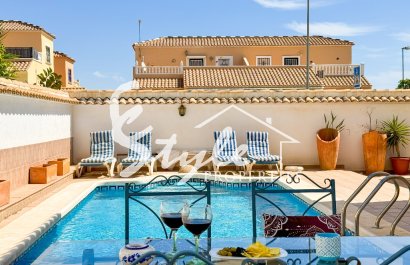 For sale detached house with private pool in Punta Prima, Orihuela Costa, Costa Blanca, Spain. ID2633