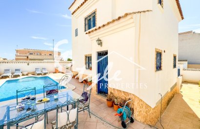 Resale - Villa - Punta Prima