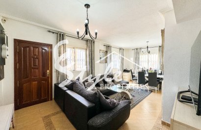 Resale - Villa - Punta Prima