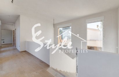 Villa de obra nueva en venta en Punta Prima, Costa Blanca, España. ON1460