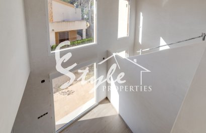 Villa de obra nueva en venta en Punta Prima, Costa Blanca, España. ON1460